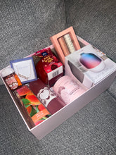 Load image into Gallery viewer, Mothers Day Big Box
